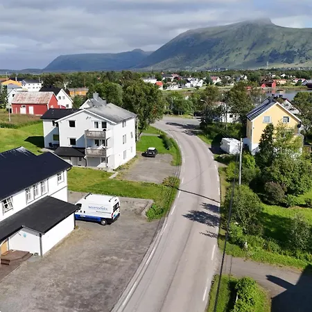 Kafe * Risøyhamn