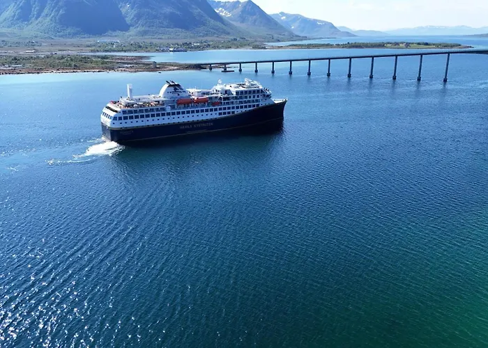 בית הארחה Kafe Risoyhamn