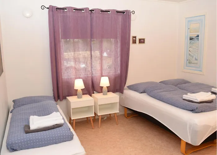 بيت ضيافة Kafe Risoyhamn